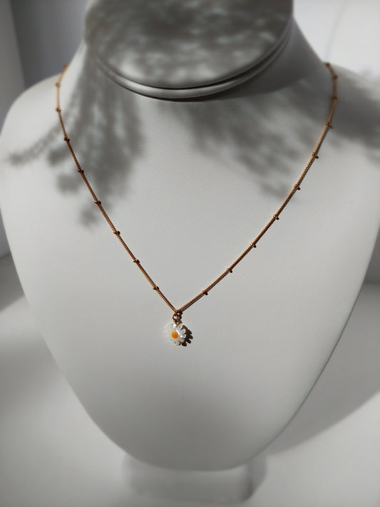 Dainty Daisy Necklace