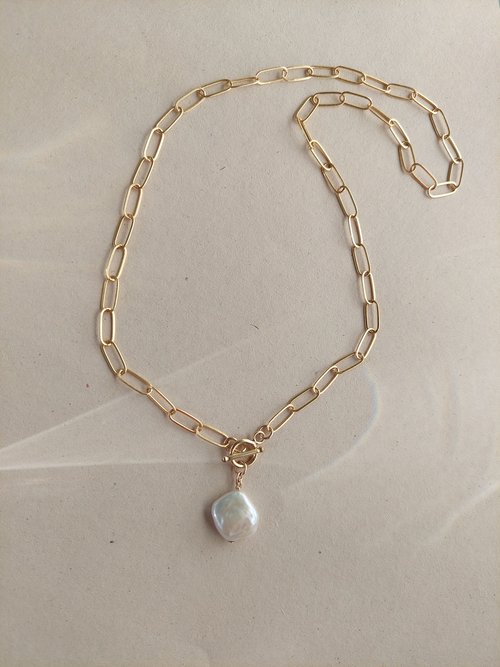 Pearl & Gold Toggle Necklace