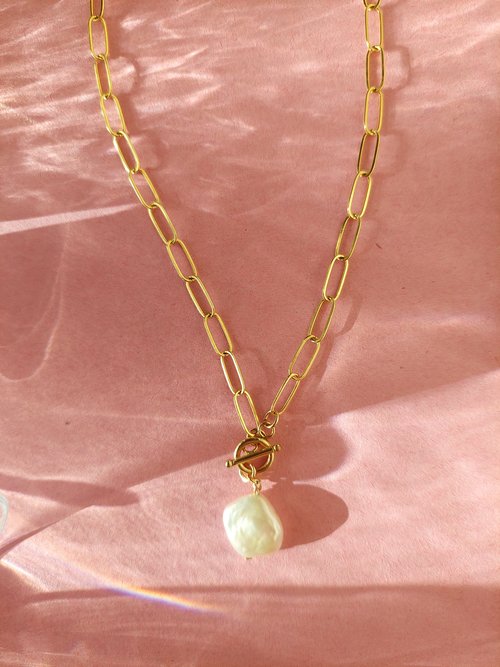 Pearl & Gold Toggle Necklace